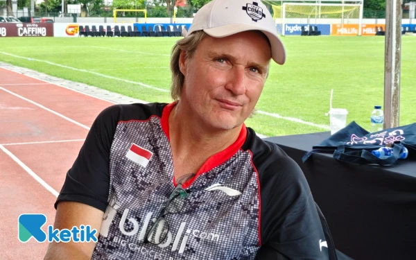 Thumbnail Gairah Sepak Bola Putri Melejit, Coach Timo Scheunemann Sampai Kewalahan