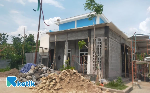 Thumbnail Berita - Proyek Sentra Kuliner Jombang Bermasalah di Akhir Tahun, Komisi C Dorong Audit dan APH Turun Gunung