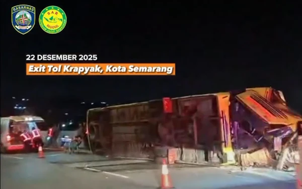 Thumbnail Berita - Kecelakaan Bus Cahaya Trans di Exit Tol Krapyak Semarang, JDCC Ingatkan Pengemudi Utamakan Keselamatan