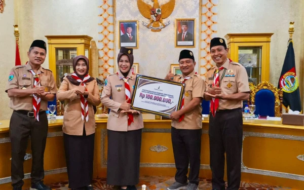 Thumbnail Berita - Pramuka Jember Kumpulkan Rp100 Juta untuk Bantu Korban Bencana Sumatera, Ketua Kwarcab: Luar Biasa!