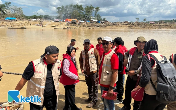 Thumbnail Terobos Sungai, PDI Perjuangan Salurkan Bantuan ke Desa Terisolasi Aceh Tamiang