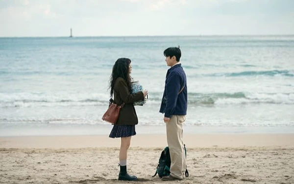 Thumbnail Love, Untangled: Potret Insecurity dan Proses Bertumbuh Remaja