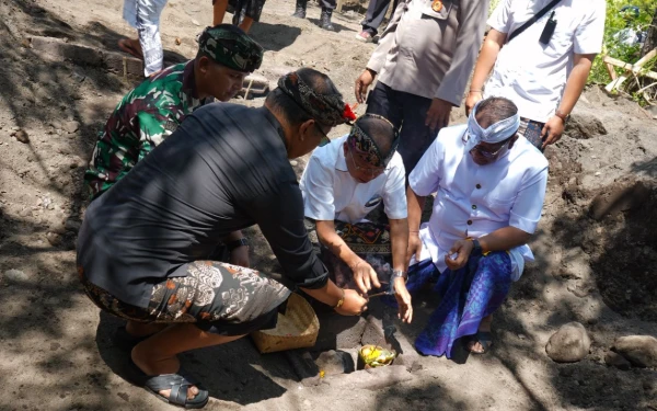 Gubernur Bali Letakkan Batu Pertama Pembangunan Sekolah Rakyat di Karangasem