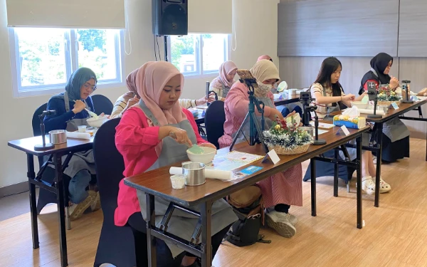 Thumbnail Berita - Rayakan Festive Season dengan Baking Class “Holiday Sweet Creation” bersama Zest Hotel Jemursari Surabaya