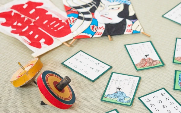 Thumbnail Berita - Oshogatsu-asobi: Saat Karuta dan Gasing Menjadi Jembatan Tradisi di Tengah Modernitas Jepang