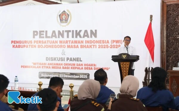Thumbnail Berita - Hadiri Pelantikan Pengurus PWI, Bupati Bojonegoro Berharap Media Jalankan Fungsi Kontrol