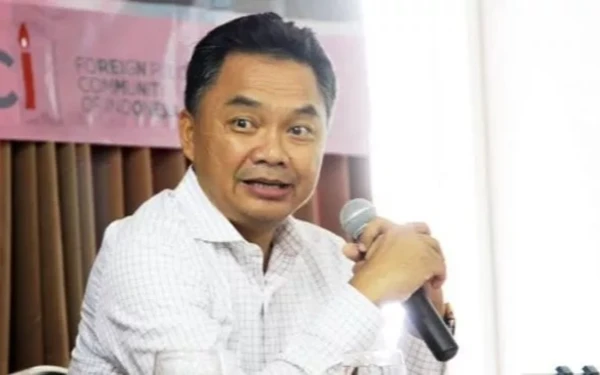 Thumbnail Berita - Dino Patti Djalal Kritik Kinerja Menlu Sugiono: Diplomasi Dinilai Tertutup dan Menjauh dari Pemangku Kepentingan