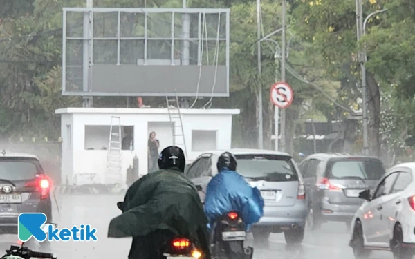 Thumbnail BMKG: Kota Yogyakarta 24 Desember 2025 Diprakirakan Hujan, Kota Lain Mayoritas Cerah Berawan