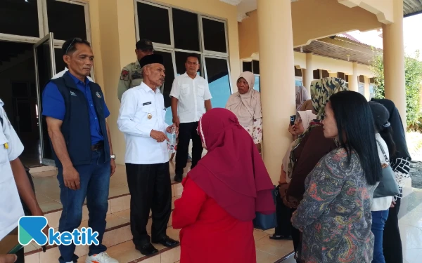 Kisruh Bantuan Beras Reguler, Emak-Emak Warga Biskang Geruduk Kantor Bupati Aceh Singkil