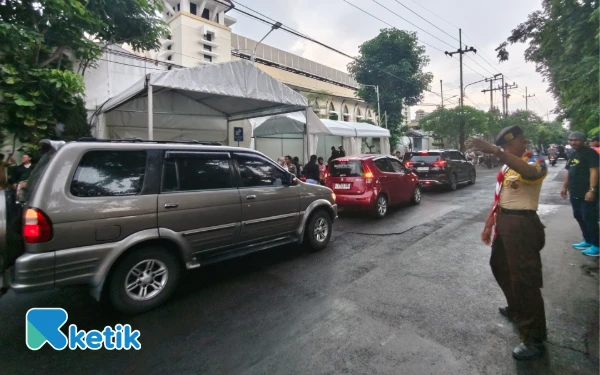 Thumbnail Sigap! Pramuka Kwarda Jatim Amankan Jalannya Misa Natal 2025 di Surabaya