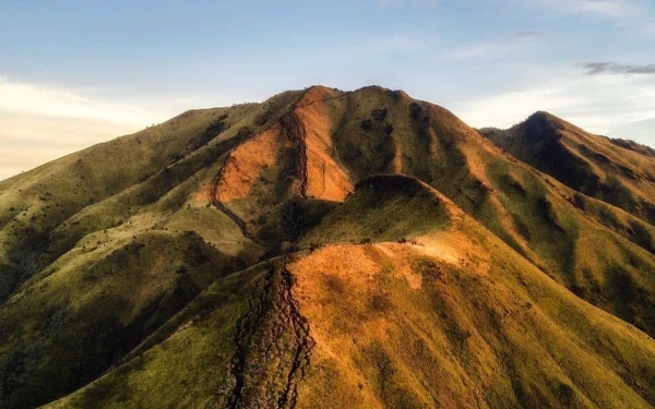 Thumbnail Pendaki Perempuan Tewas Tersambar Petir di Gunung Merbabu Jalur Suwanting