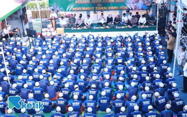 Thumbnail Berita - Hangat dan Humanis, Gus Barra dan Lapas Mojokerto 'Mbakso Bareng' Warga Binaan Sambut 2026