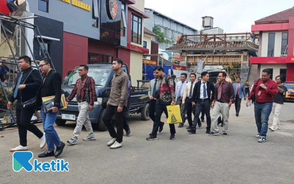 Thumbnail Berita - Pelaporan Advokat Karuniawan, FKA Akan Lapor ke Badan Kehormatan DPRD Jember