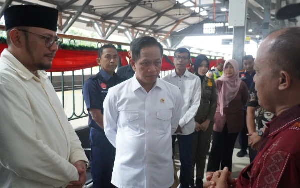 Thumbnail Berita - Menteri LH Kunjungi Kota Tegal, Imbau Warga Kontribusi Tangani Sampah Nataru