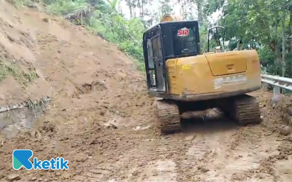 Thumbnail Berita - DPUPR Lebak Tangani Longsor di Pasirkuray-Cisitu