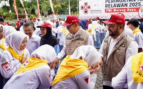 Thumbnail Berita - Cak Nur Bakar Semangat Relawan PMI se-Malang Raya: Jangan Pernah Lelah Mencintai Indonesia