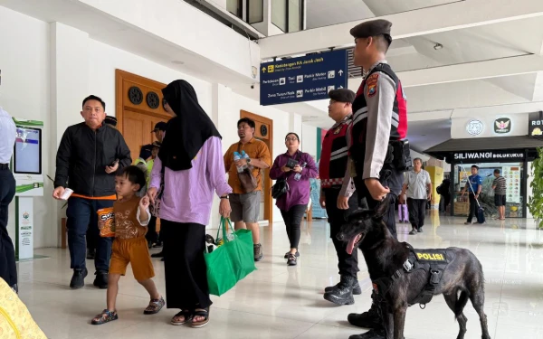 Thumbnail KAI Daop 8 Surabaya Siagakan K9 dan Perkuat Pengamanan Selama Angkutan Nataru