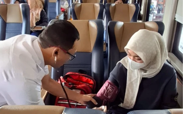 Thumbnail Berita - Tingkatkan Keselamatan PeKAI Daop 7 Madiun Siagakan Pos Kesehatan 24 Jam di Berbagai Stasiun