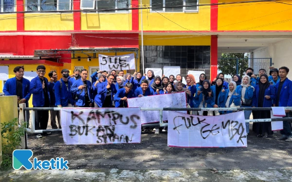 Thumbnail Berita - Mahasiswa STIE Widya Manggalia Demo Kampus, Tuntut Kejelasan Nasib Perkuliahan