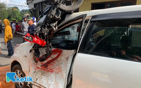 Thumbnail Berita - BREAKING NEWS! Kecelakaan Maut di Jalur Klemuk Kota Batu, Pemotor Tewas