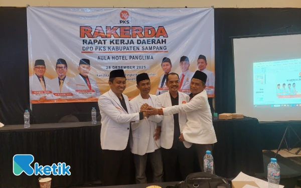 Tujuh Tahun Mengabdikan Diri, Mantan Ketua Litbang DPD PAN Sampang Resmi Gabung PKS