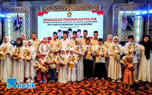 Thumbnail Berita - Perkuat Akar Rumput, Gerindra Tulungagung Gelar Sosialisasi Pendidikan Politik Tingkat DPC hingga Ranting