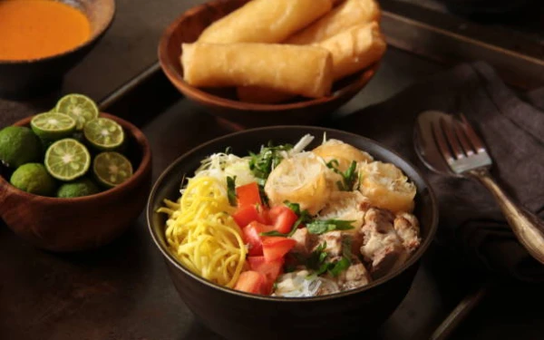 Tak Perlu Jauh ke Kota Hujan, Ini Resep Soto Mie Bogor Otentik yang Bisa Dibuat di Rumah!