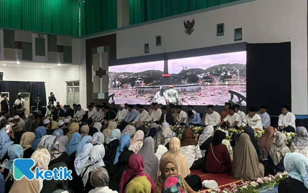 Thumbnail Wahyu Hidayat Titip Doa ke Masyarakat, Berharap Cahaya Surga untuk Mendiang Istri