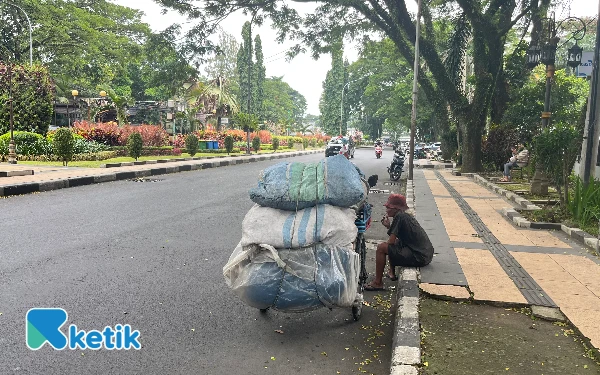 Thumbnail Nataru Tiba, Gepeng Kembali 'Serbu' Kota Malang Meski Rutin Ditertibkan Satpol PP