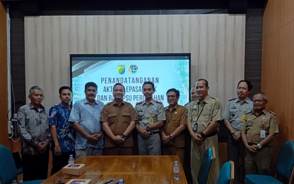 Thumbnail Berita - Pemkot Pekalongan Tanggung Jawab Atas Pemeliharaan Setelah Serah Terima 21 PSU Perumahan