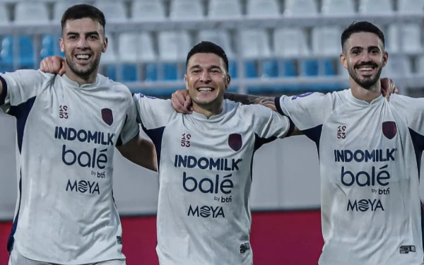 Thumbnail Berita - Carlos Pena Beber Kunci Kemenangan Persita Tangerang di Kandang Arema FC