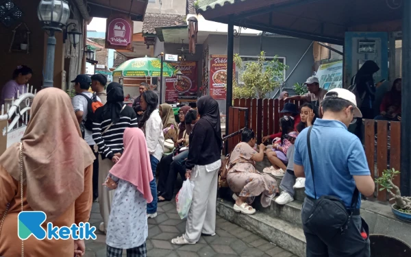 Thumbnail Berita - Kunjungan Wisatawan Kampung Heritage Kayutangan Tembus 5.500 Orang Jelang Tahun Baru 2026