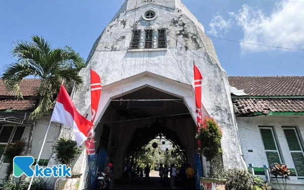 Thumbnail Berita - [FOTO] Menelusuri Kuburan Londo di Kota Malang: Mengintip Megahnya Ornamen Peninggalan Belanda yang Tersisa