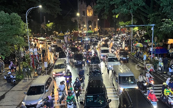 Thumbnail Berita - Malam Tahun Baru, Kayutangan Heritage Kota Malang Dipenuhi Wisatawan dari Penjuru Nusantara