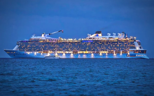 Thumbnail Berita - Ovation of the Seas, Tutup Kedatangan Kapal Pesiar Tahun 2025 di Pelabuhan Celukan Bawang