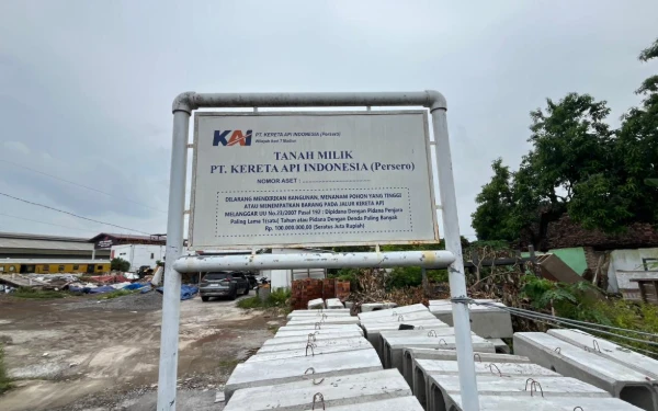 Thumbnail Berita - Perkuat Legalitas, KAI Daop 7 Madiun Terima 17 E-Sertifikat Tanah dari BPN