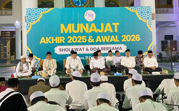 Thumbnail Munajat Akhir Tahun Masjid Al-Akbar Ajak Jemaah Bermuhasabah dan Bersyukur