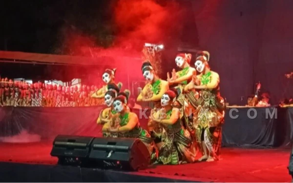 Thumbnail Berita - Kesenian Sandur, Campursari dan Wayang Thengul Jadi Hiburan Spesial Warga Bojonegoro Sambut Tahun Baru