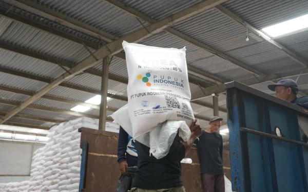Thumbnail Berita - Petani di Jawa Timur Sudah Bisa Tebus Pupuk Subsidi Mulai 1 Januari 2026