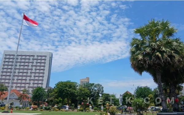 Thumbnail Berita - Surabaya dan Ponorogo Diprediksi Berawan Hari Ini! Cek Daerahmu Sekarang