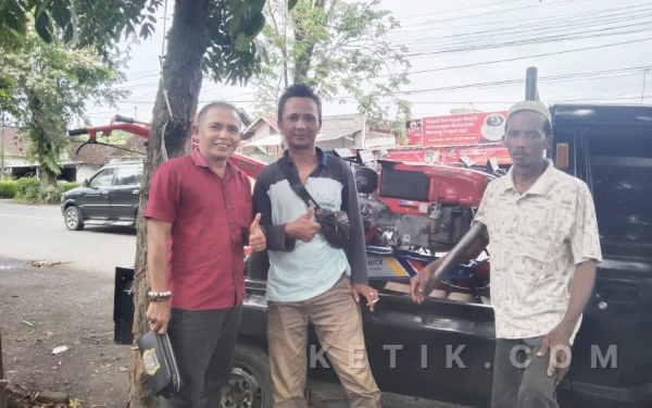 Thumbnail Berita - Dorong Produktivitas Petani, Anggota DPRD Jatim Eko Yunianto Bantu Alsintan