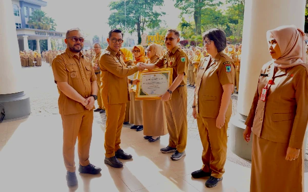 Thumbnail Berita - Awali 2026, Pemkot Batu Pacu Budaya Inovasi dan Beri Penghargaan ASN Berprestasi