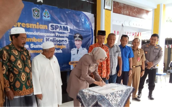 Thumbnail Berita - Sumber Kalisono Resmi Digunakan, 1.500 Pelanggan Perumdam di Klakah Bisa Aktif Kembali