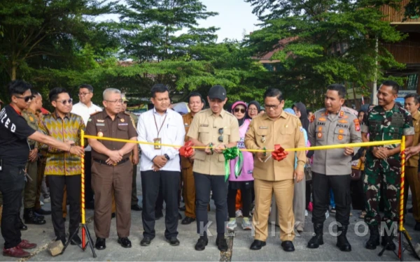 Thumbnail Bupati dan Wakil Bupati Lebak Resmikan Alun-Alun Rangkasbitung