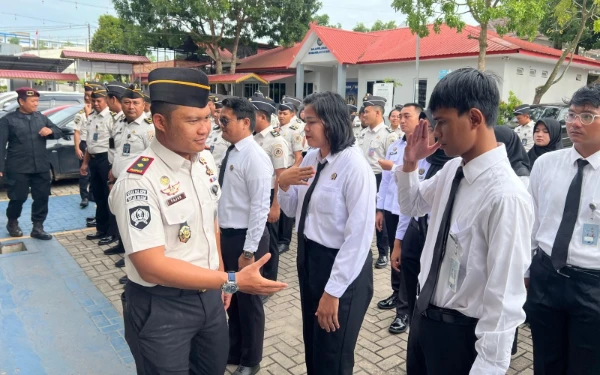 Thumbnail Berita - Tancap Gas Awal 2026, Karutan Batam Ajak Pegawai Berinovasi dan Tingkatkan Kinerja