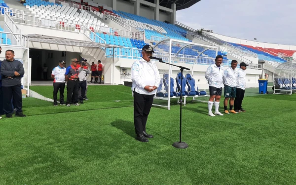 Thumbnail Bupati Sanusi Buka Turnamen Sepak Bola Antar-Instansi Kabupaten Malang di Stadion Kanjuruhan