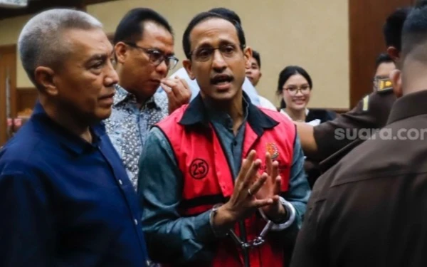 Thumbnail Nadiem Makarim Siap Pembuktian Terbalik dalam Kasus Dugaan Korupsi Chromebook