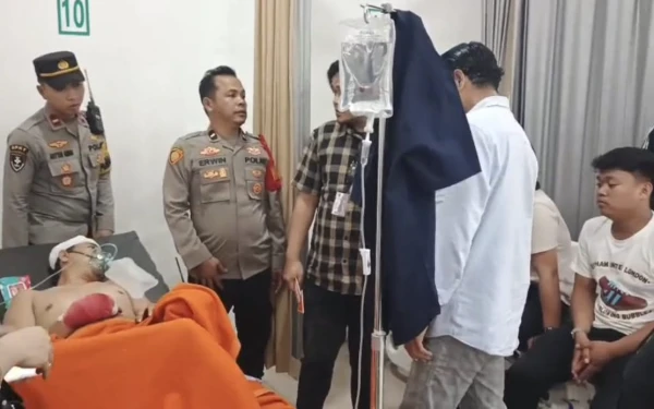 Thumbnail Berita - Bentrokan Ormas di PS Mall Palembang Dipicu Sengketa Parkir, Satu Orang Alami Luka Bacok