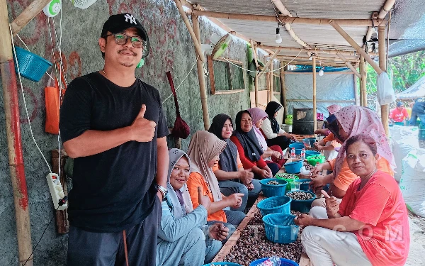 Thumbnail Berita - Keong Macan dari Supri Jaya Cilacap Tembus Pasar Tiongkok, Capai Lima Ton Sehari!