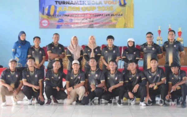Thumbnail Berita - Turnamen Voli Piala Kadin 2025 Jadi Panggung Bakat Muda SMP Negeri se-Blitar Raya